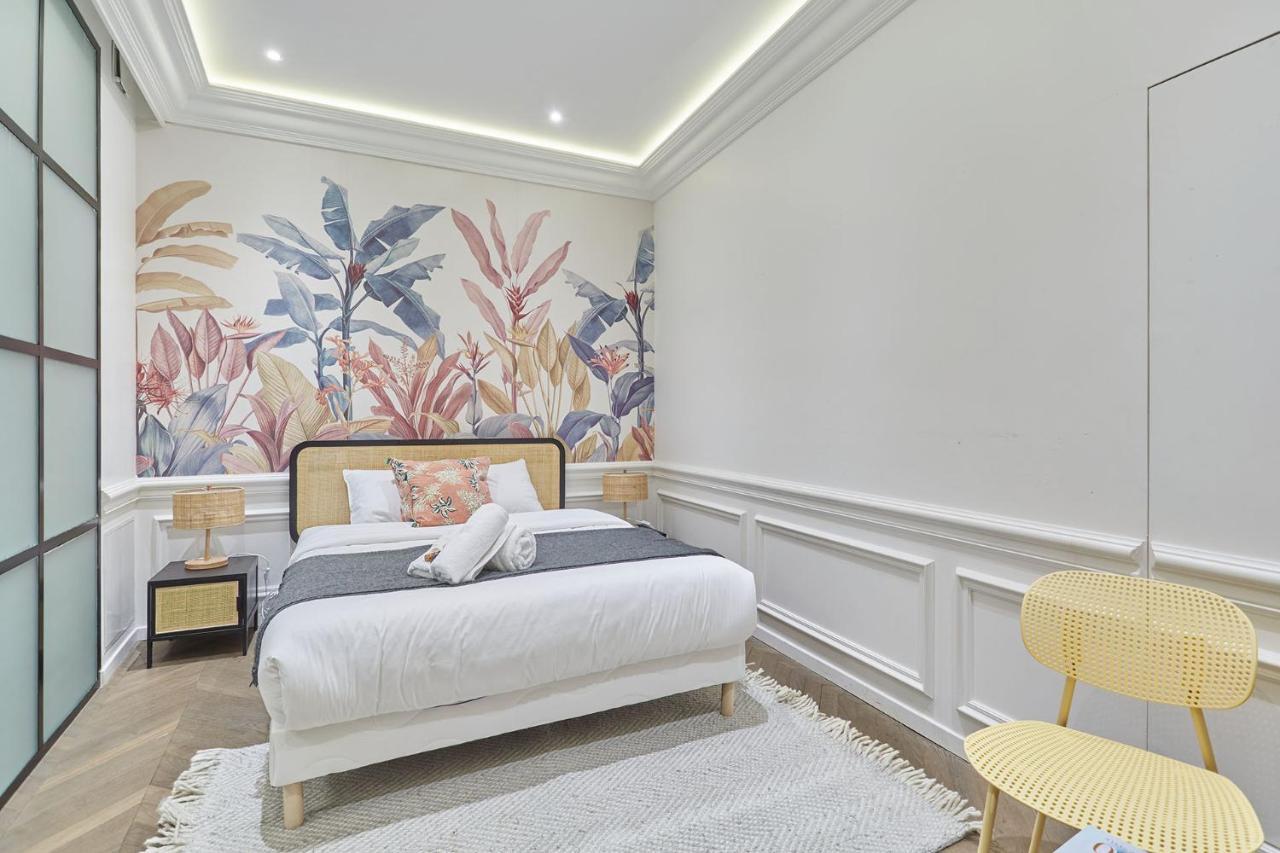 Apartment Louvre Museum By Studio Prestige Paris Bagian luar foto