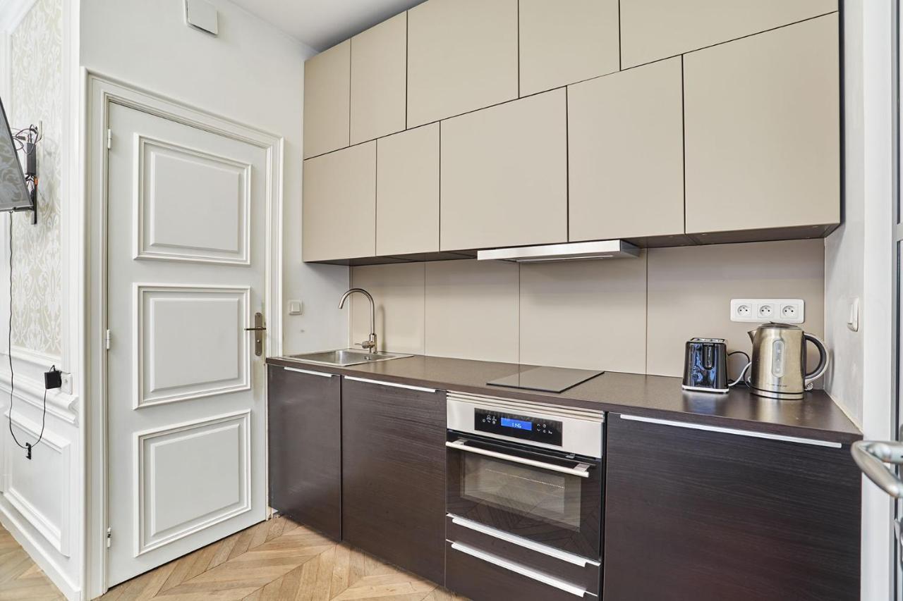 Apartment Louvre Museum By Studio Prestige Paris Bagian luar foto