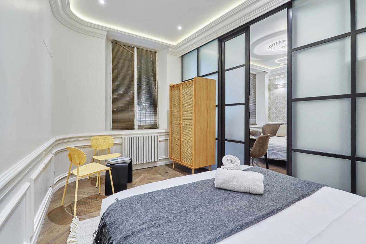 Apartment Louvre Museum By Studio Prestige Paris Bagian luar foto