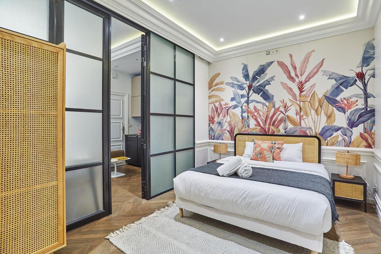 Apartment Louvre Museum By Studio Prestige Paris Bagian luar foto