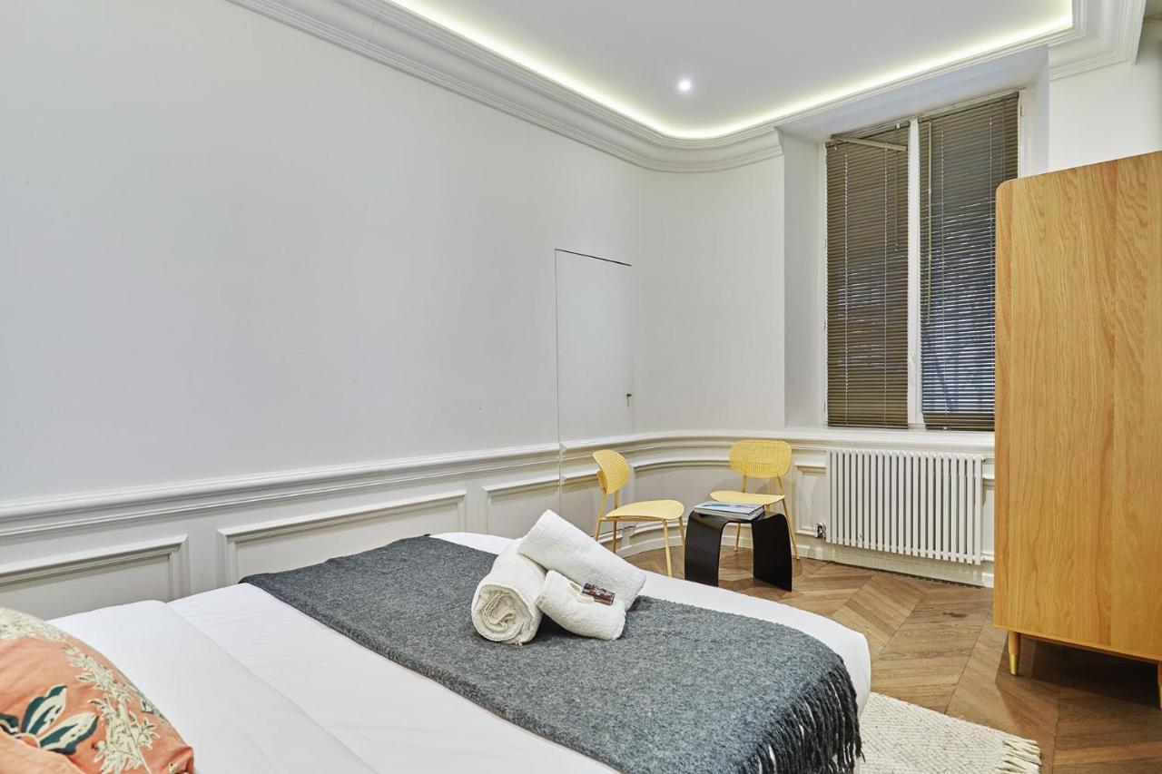 Apartment Louvre Museum By Studio Prestige Paris Bagian luar foto