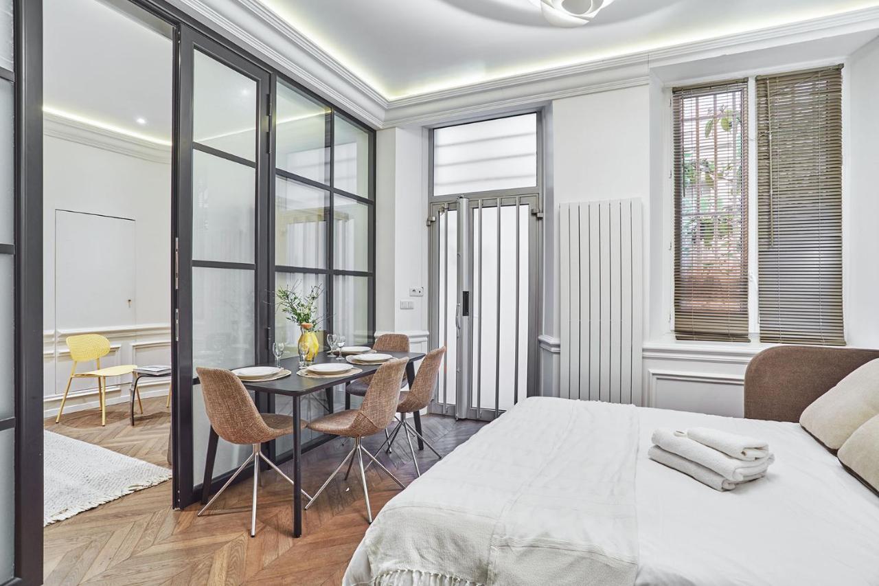 Apartment Louvre Museum By Studio Prestige Paris Bagian luar foto