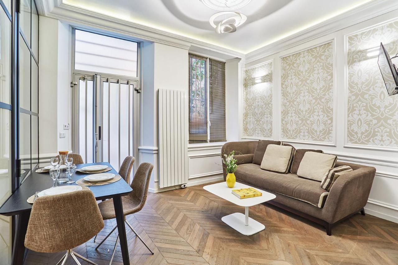 Apartment Louvre Museum By Studio Prestige Paris Bagian luar foto